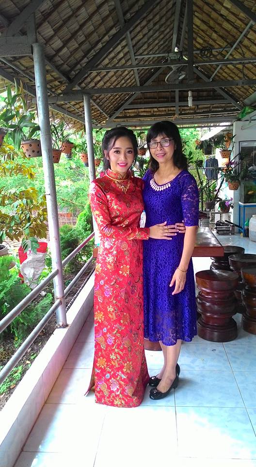 DAM CUOI CON GAI CHI PHAN THI DAO 2.jpg